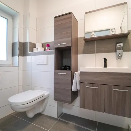 In Niederoesterreich Mit 3 Mitten Im Wald Feuchtenbach