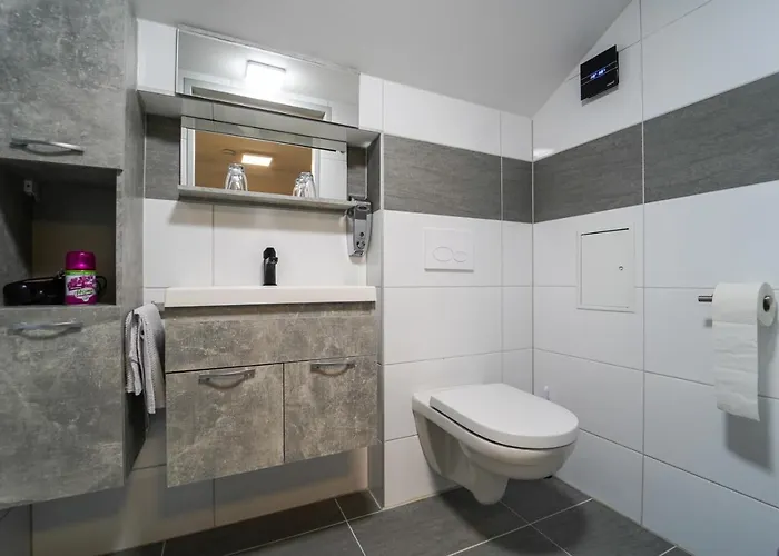 In Niederoesterreich Mit 3 Mitten Im Wald Daire