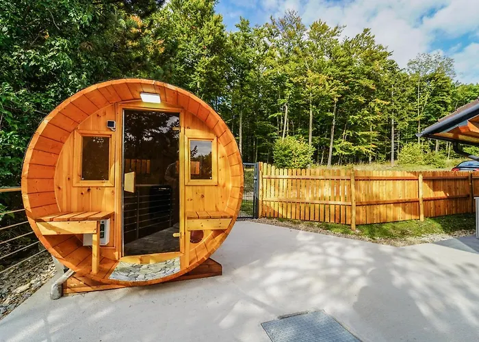 In Niederoesterreich Mit 3 Mitten Im Wald * Feuchtenbach